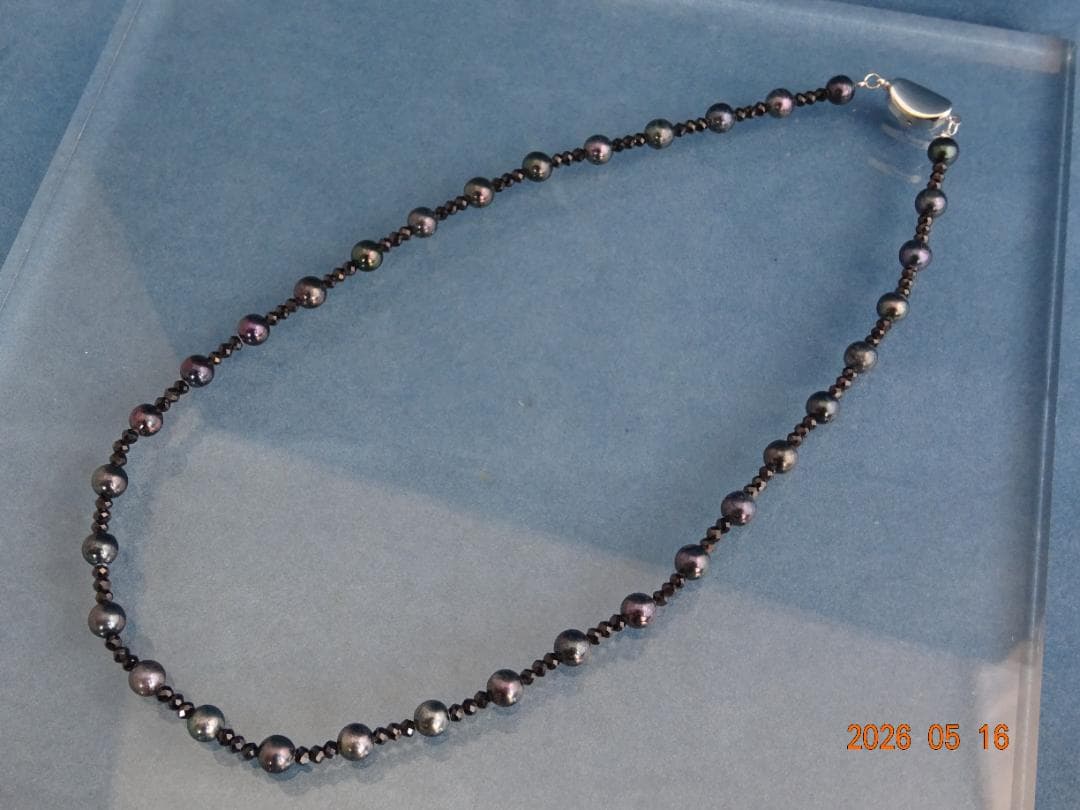 Akoya black pearl necklace with 6-6.5mm pearls and black spinel beads, 43.5cm silver925 rhodium clasp