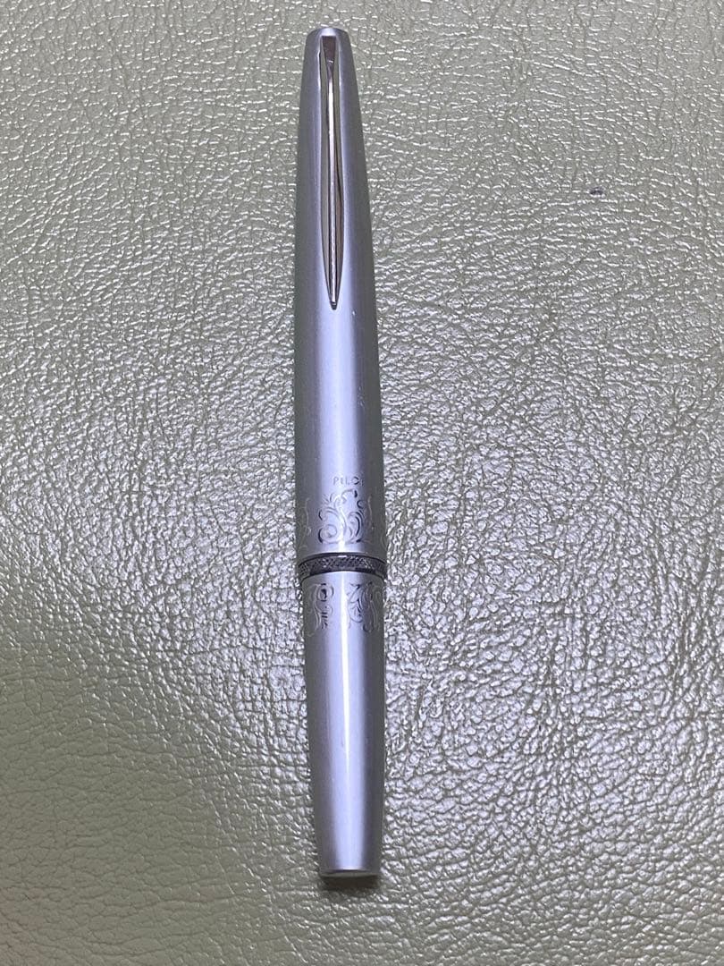 Pilot Fountain Pen Short 14K 585 gold fountain pen approximately 12 cm long