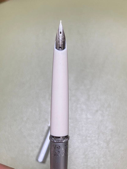 Pilot Fountain Pen Short 14K 585 gold fountain pen approximately 12 cm long