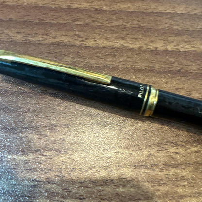 PILOT Fountain Pen main body in black with gold accents and gold color nib No.21