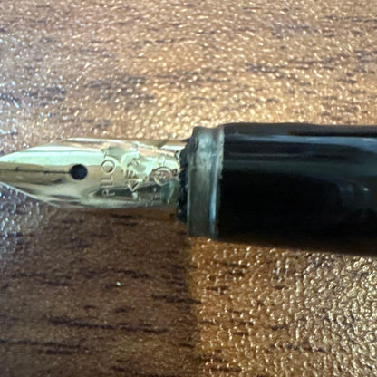 PILOT Fountain Pen main body in black with gold accents and gold color nib No.21
