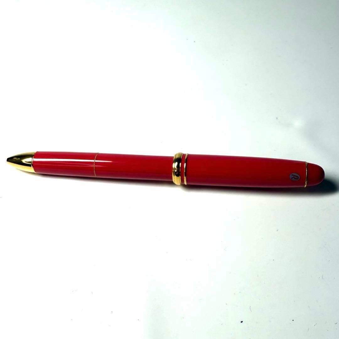 Pilot Roissy Two Plus One pink pen showing pen body with eraser and refill