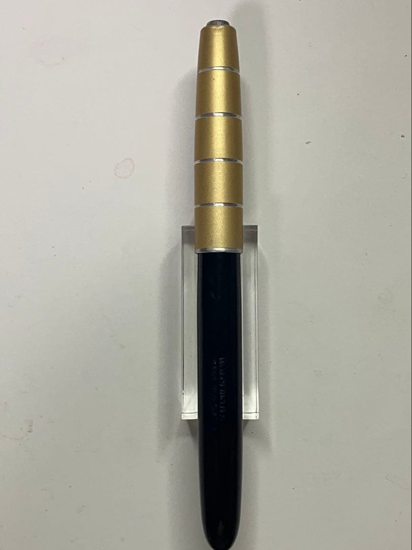 Waterman Crusader 517 Black fountain pen with medium nib showing full length and sleek design