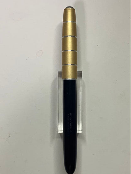 Waterman Crusader 517 Black fountain pen with medium nib showing full length and sleek design