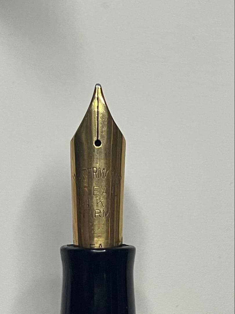 Waterman Crusader 517 Black fountain pen with medium nib showing full length and sleek design