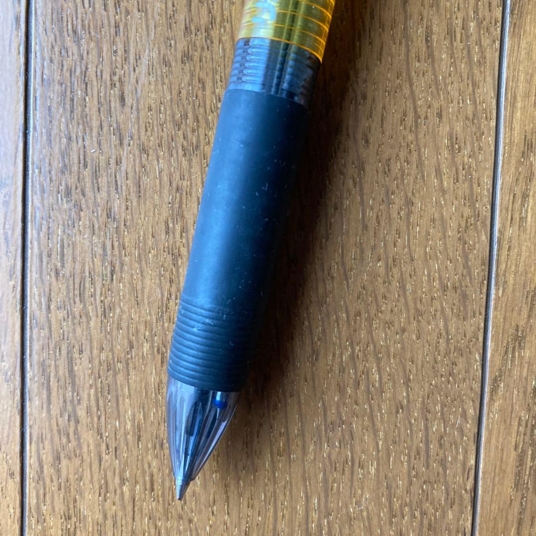 Discontinued Pilot Feed FEED GP3 0.7 multicolor ballpoint pen with blue, black, and red ink colors
