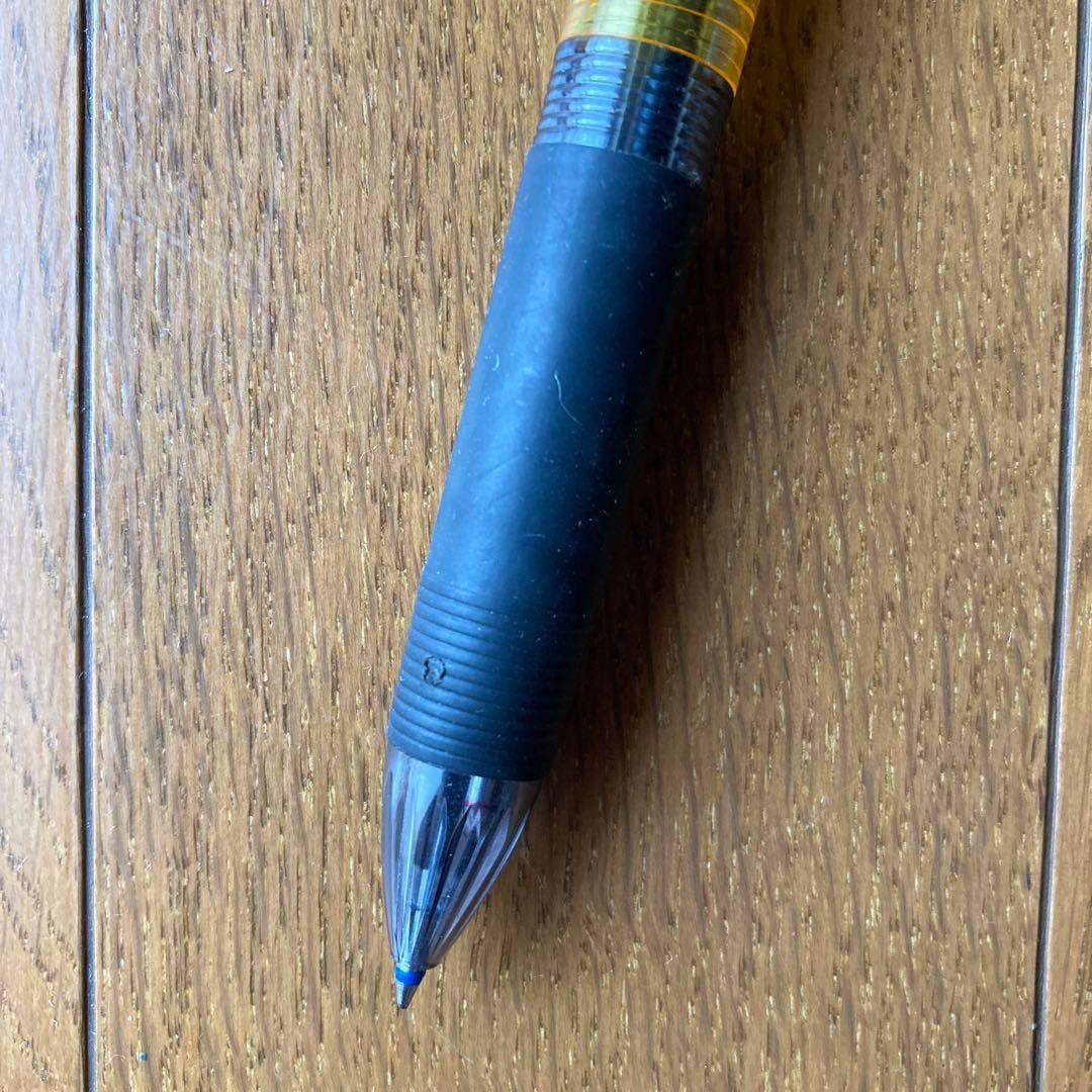 Discontinued Pilot Feed FEED GP3 0.7 multicolor ballpoint pen with blue, black, and red ink colors