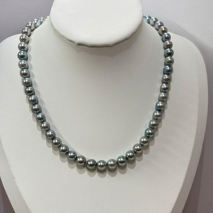 Elegant Akoya pearl necklace featuring 7.5-8mm pearls and 42cm length with a 925 stamped clasp