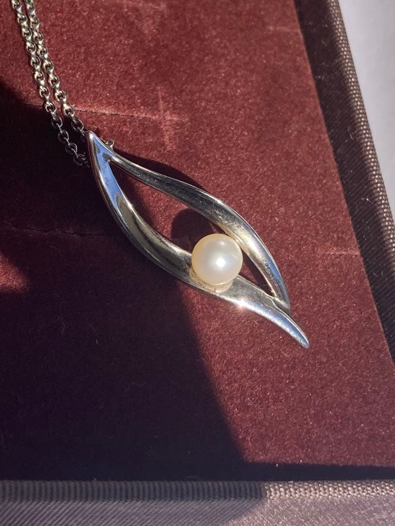 TASAKI pearl necklace with 4.7mm pearls and silver SV925 chain measuring 40cm in length