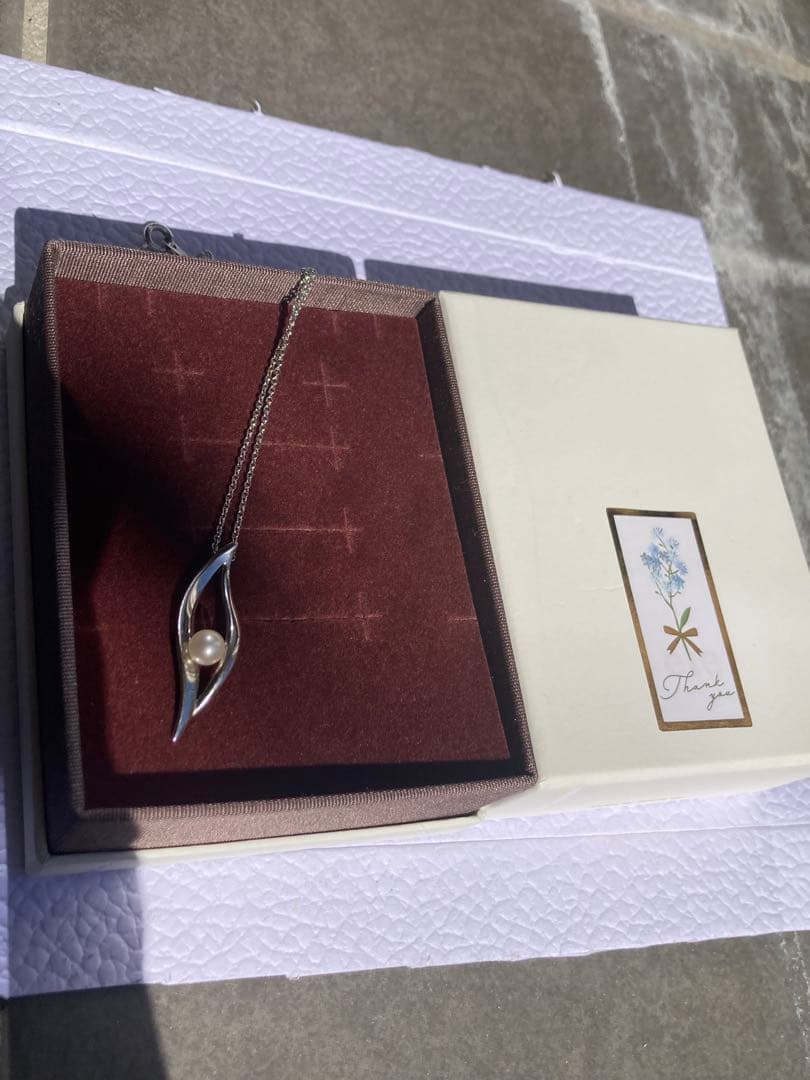 TASAKI pearl necklace with 4.7mm pearls and silver SV925 chain measuring 40cm in length