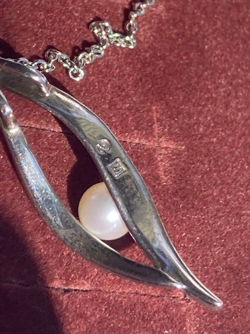 TASAKI pearl necklace with 4.7mm pearls and silver SV925 chain measuring 40cm in length