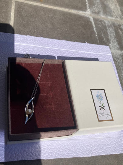TASAKI pearl necklace with 4.7mm pearls and silver SV925 chain measuring 40cm in length