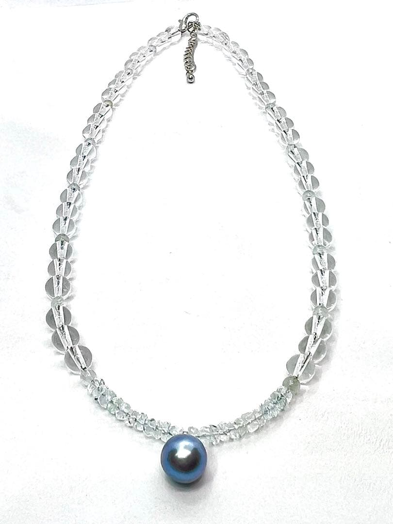 Akoya pearl and blue pearl necklace with aquamarine and quartz beads, 41 to 46 cm length