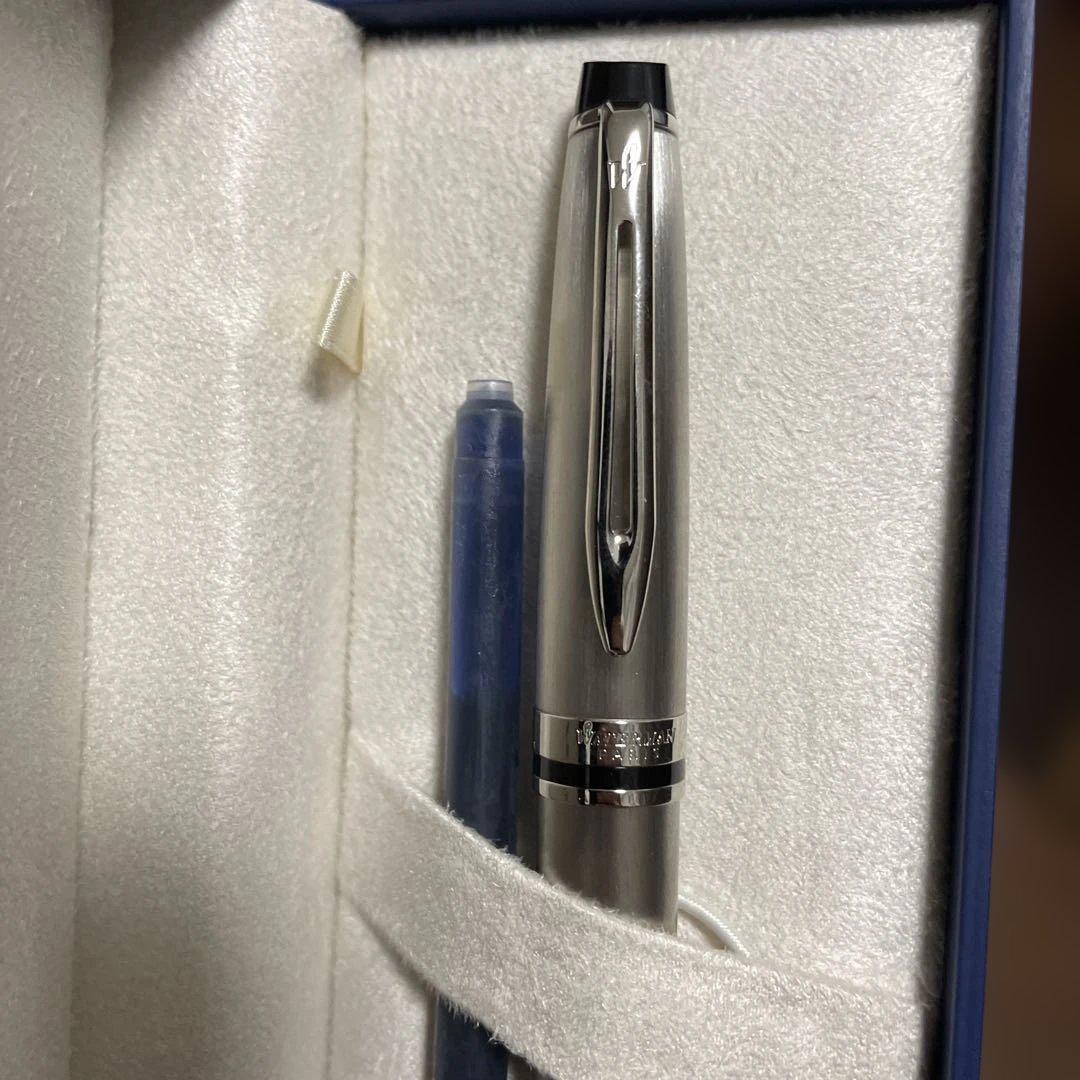 Waterman Fountain Pen Body in stainless steel with medium tip and dedicated case, showing engraving on grip part