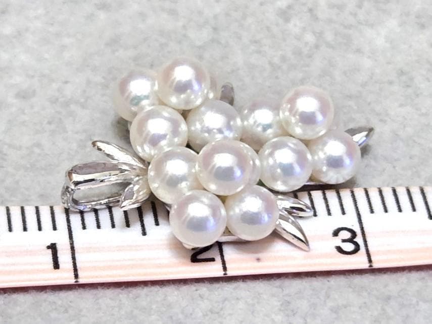TASAKI Pearl Grape Motif Pendant Top 43262 with white pearls and grape-inspired design on a gold chain