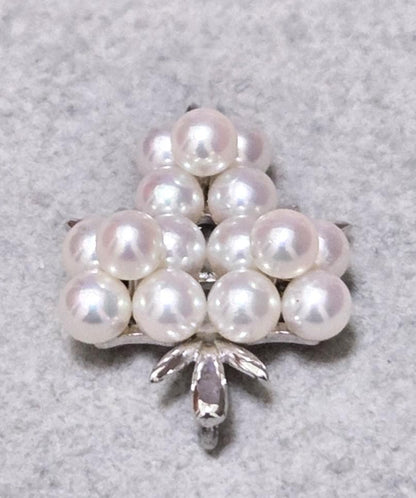 TASAKI Pearl Grape Motif Pendant Top 43262 with white pearls and grape-inspired design on a gold chain