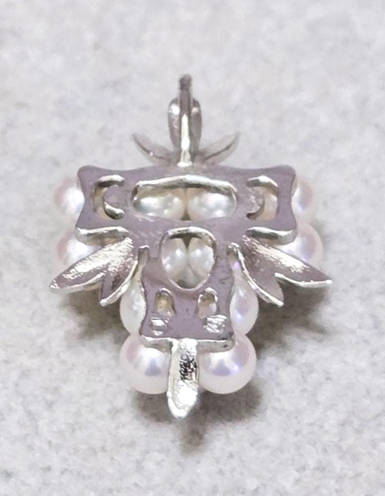 TASAKI Pearl Grape Motif Pendant Top 43262 with white pearls and grape-inspired design on a gold chain