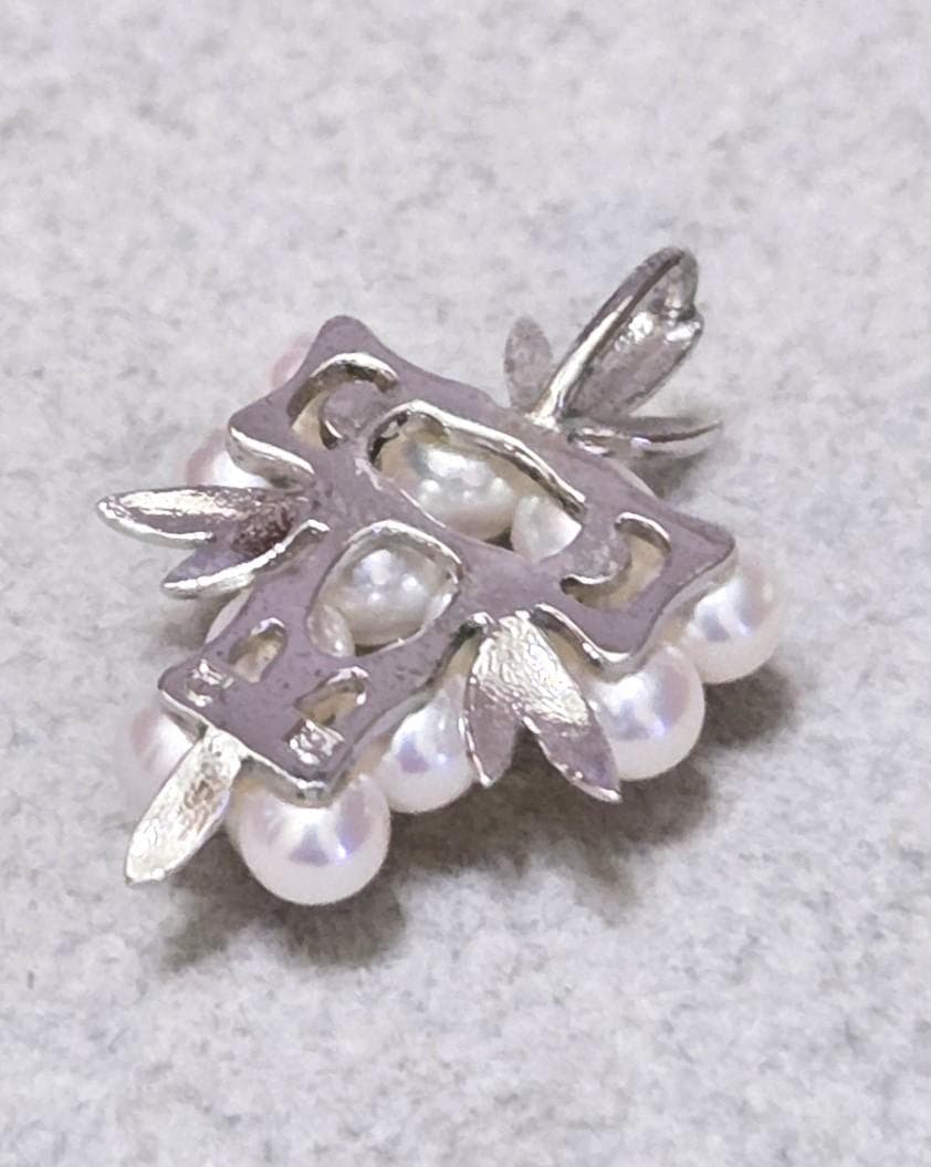 TASAKI Pearl Grape Motif Pendant Top 43262 with white pearls and grape-inspired design on a gold chain
