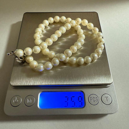 Honest Pearl Akoya pearl necklace with 7.5-7.8mm pearls, 40.5cm length