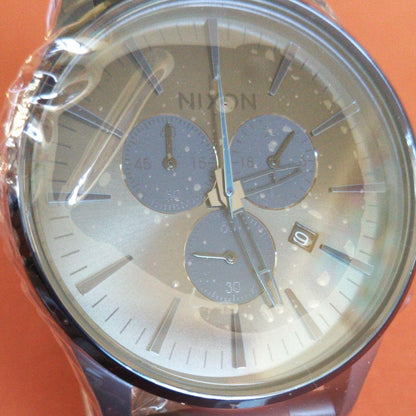 NIXON Analog Men's Watch — Japanese
