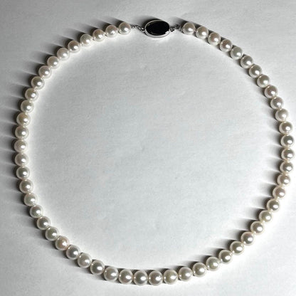 Akoya pearl necklace with 7.0-7.5mm pearls and silver marking, 43 cm length