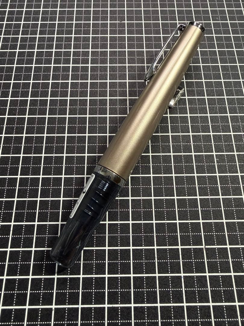 PILOT TIMELINE Moon-Light Gold mechanical pencil with metal barrel and fine tip