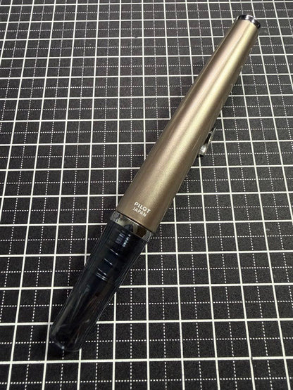 PILOT TIMELINE Moon-Light Gold mechanical pencil with metal barrel and fine tip