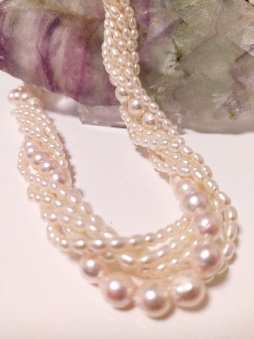 Set of five Akoya and freshwater pearl necklaces with 6-7 mm pearls and 45 cm length
