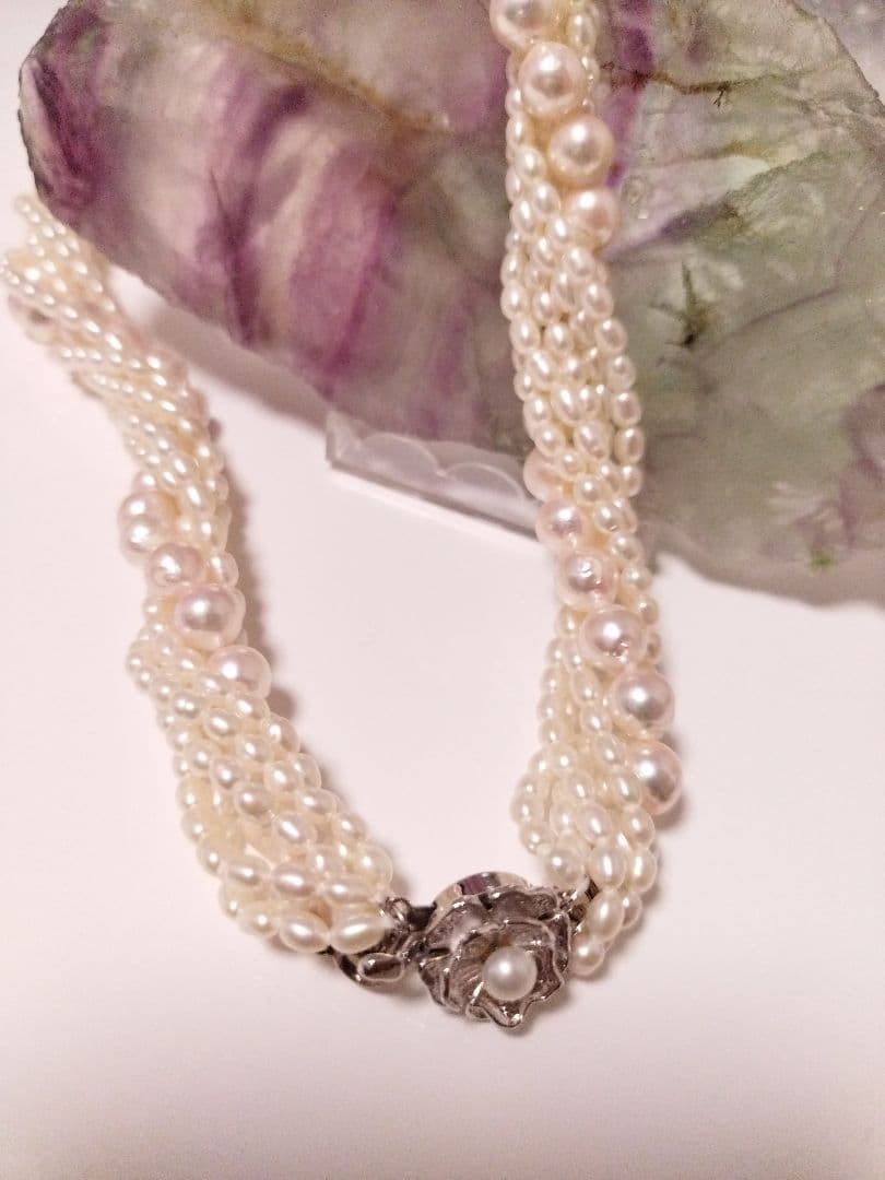 Set of five Akoya and freshwater pearl necklaces with 6-7 mm pearls and 45 cm length