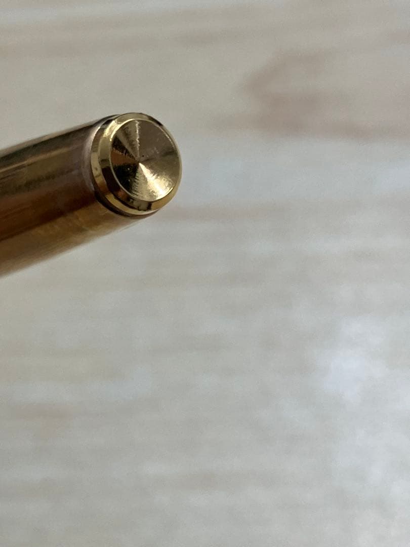 Used PILOT R14K GK 07 fountain pen with gold cap and classic design