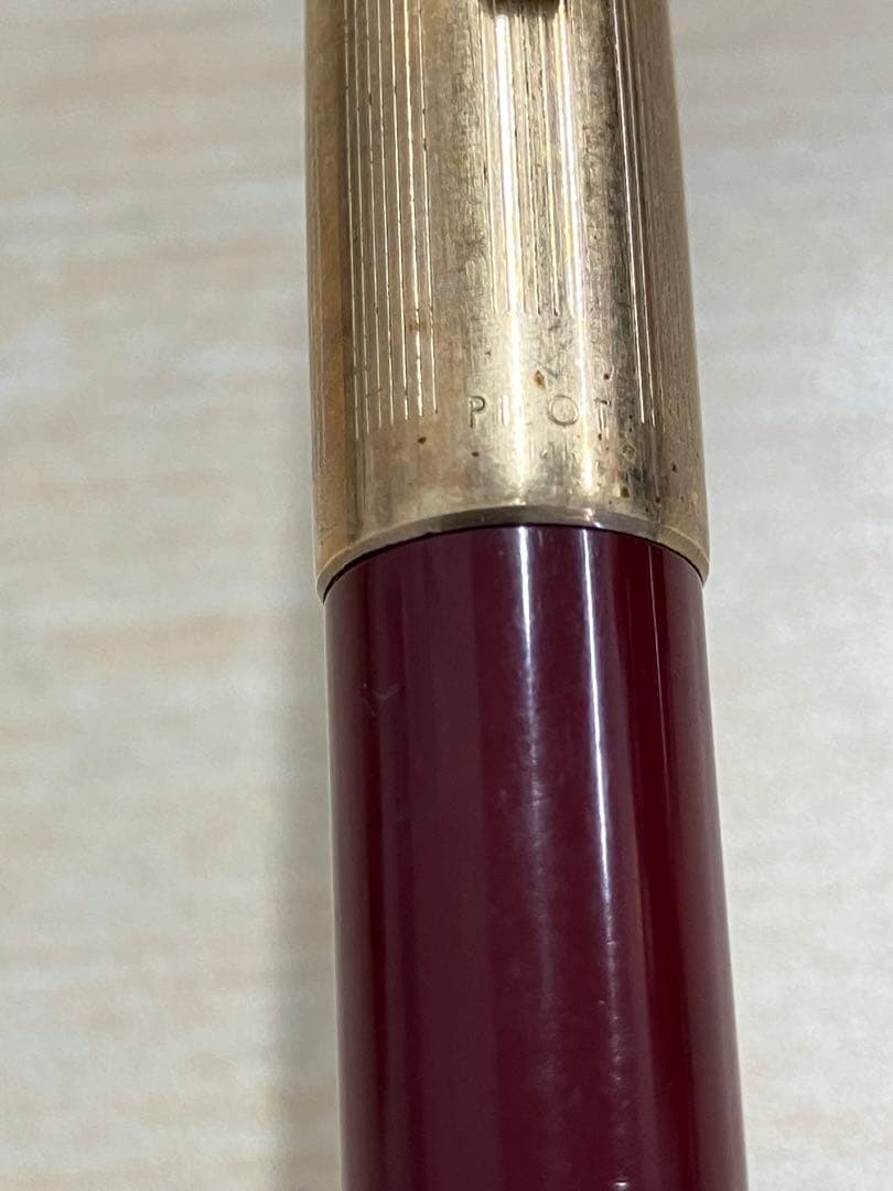 Used PILOT R14K GK 07 fountain pen with gold cap and classic design