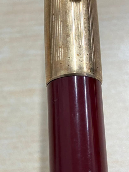 Used PILOT R14K GK 07 fountain pen with gold cap and classic design