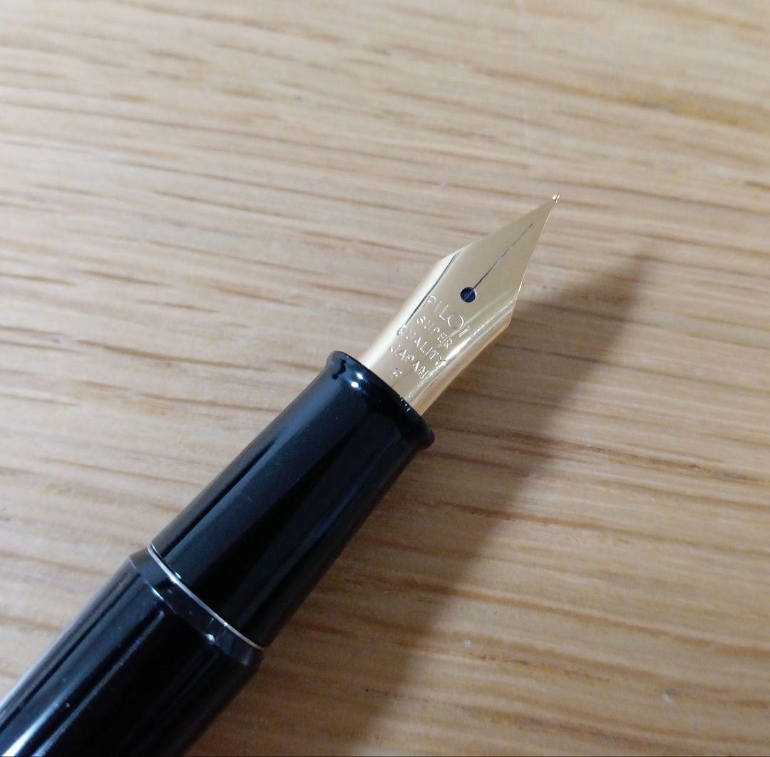 Pilot DPP-100-B black fine point fountain pen desk pen in new unused condition