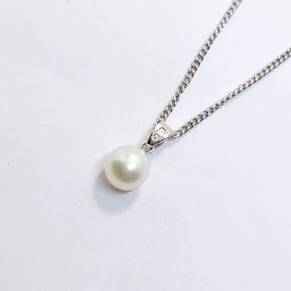Mikimoto pearl pendant necklace with 7mm pearl on silver chain 40cm long