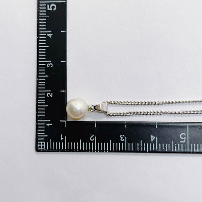 Mikimoto pearl pendant necklace with 7mm pearl on silver chain 40cm long