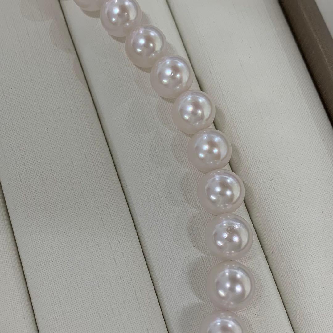 Akoya pearl necklace with 8-8.5mm pearls and silver clasp, 43cm length