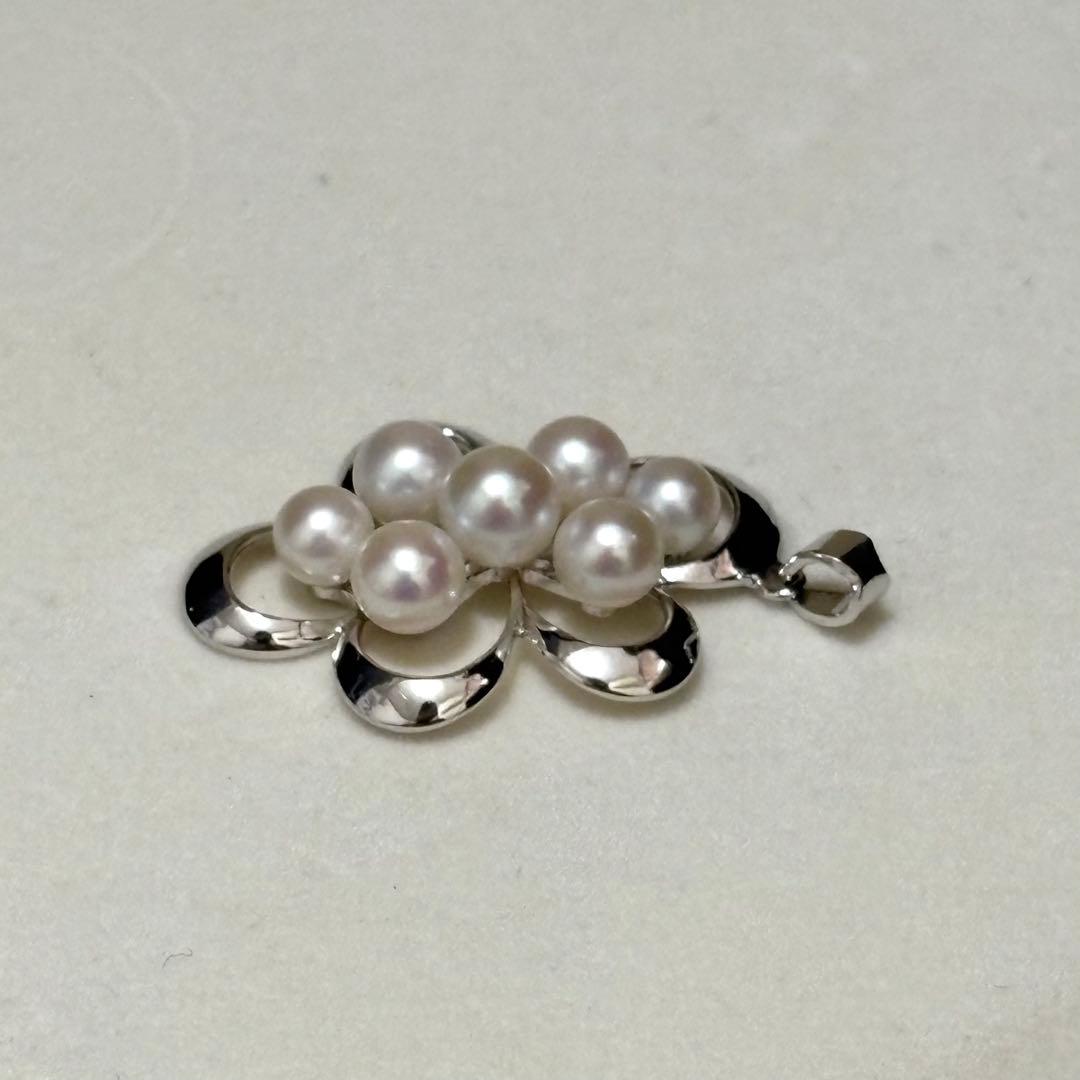 Akoya pearl necklace with baby pearls measuring approximately 4.5-5.6mm in size