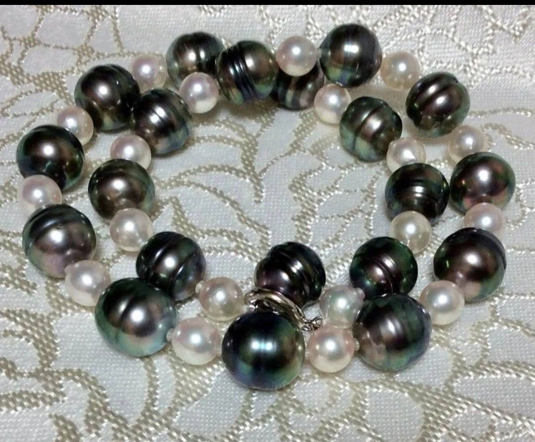 Kurocho Pearl Akoya Monotone Necklace with oval peacock green black pearls and round white pink Akoya pearls