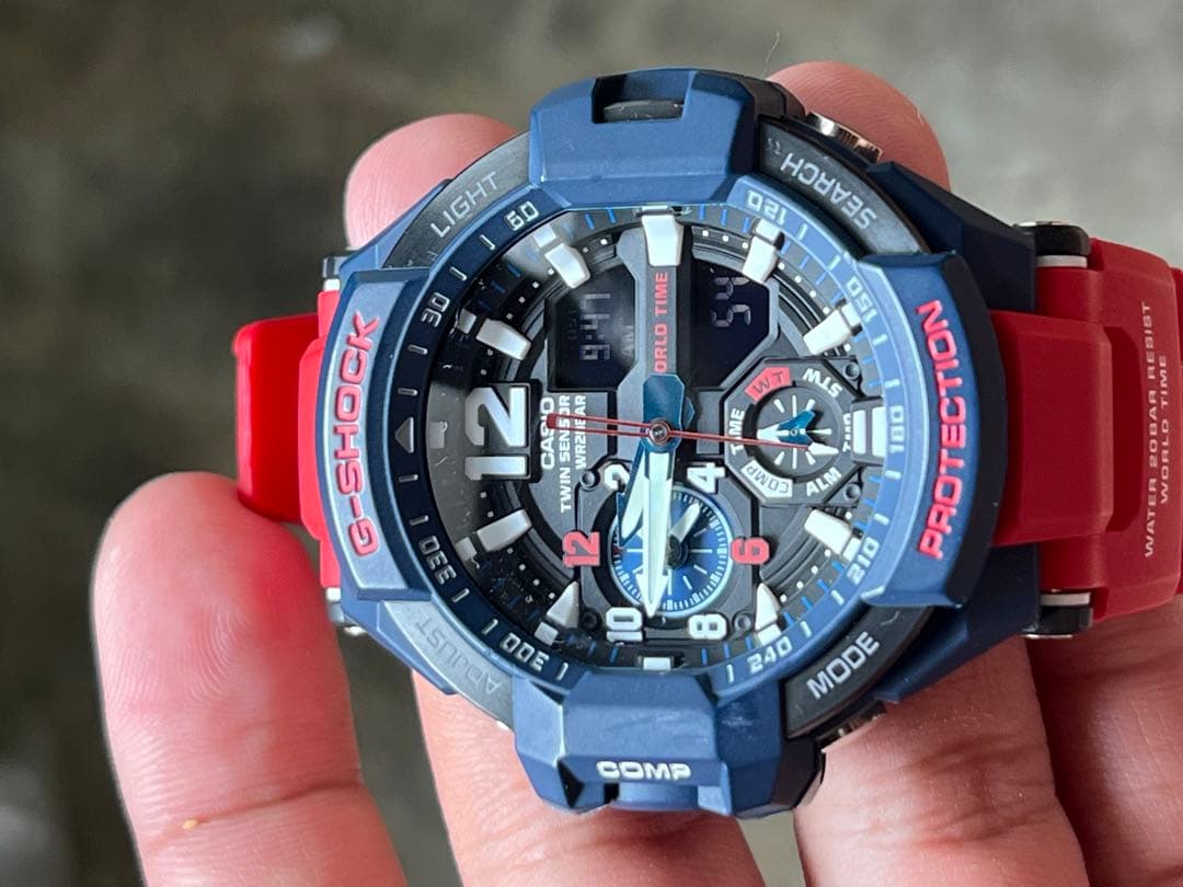CASIO G-SHOCK ネイビー/レッド Digital Men's Watch — Japanese