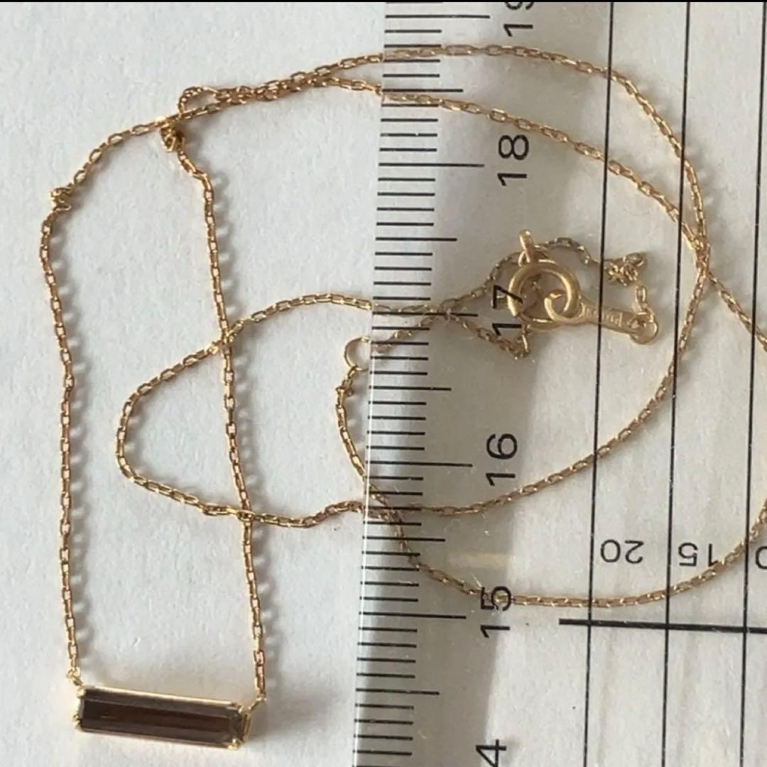 Agete K10 necklace with smoky quartz stone on a 40cm chain displayed on a white background