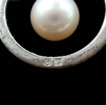 Mikimoto silver 925 necklace with 5mm genuine pearl and circle motif design in silver tone