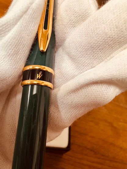 WATERMAN ballpoint pen and mechanical pencil set in original box with no visible signs of aging