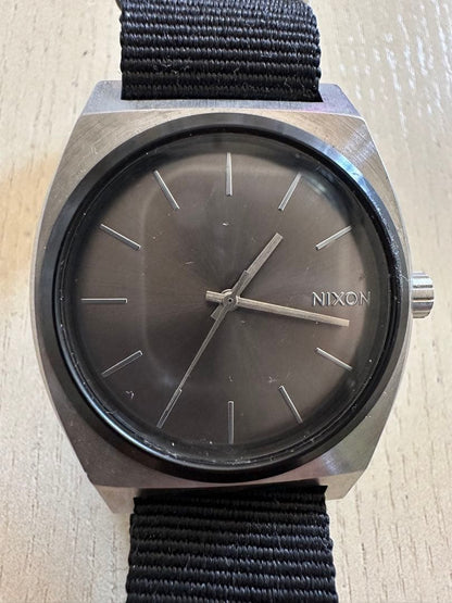 NIXON Model Analog Men's Watch — Japanese