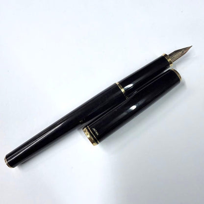 Vintage Pilot Fountain Pen with black body and gold decorative trim model SP169