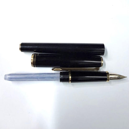 Vintage Pilot Fountain Pen with black body and gold decorative trim model SP169