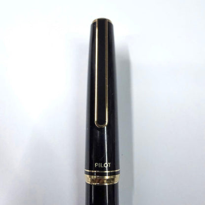 Vintage Pilot Fountain Pen with black body and gold decorative trim model SP169