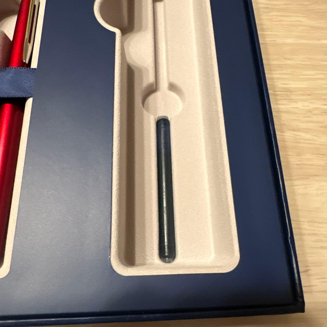 WATERMAN Metropolitan ES Comet RDG fountain pen with matching pen case and included accessories