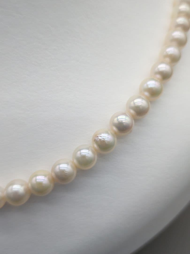 Akoya genuine pearl necklace featuring 7mm white pearls and silver clasp, 41.5cm length