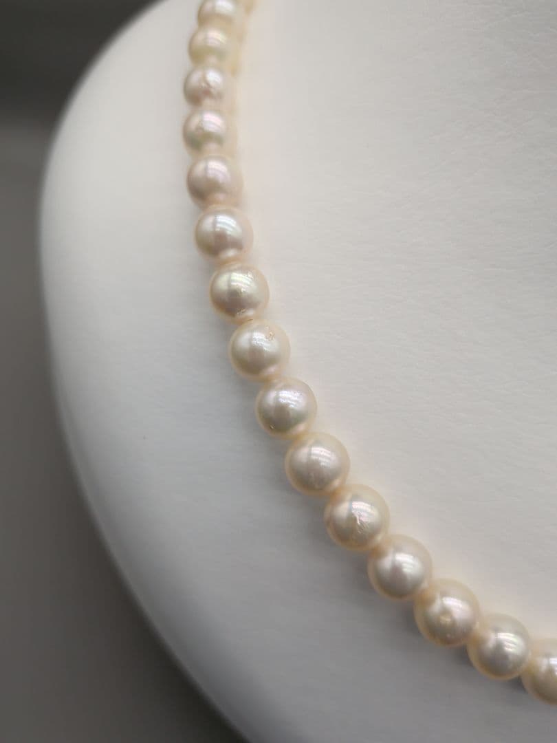 Akoya genuine pearl necklace featuring 7mm white pearls and silver clasp, 41.5cm length