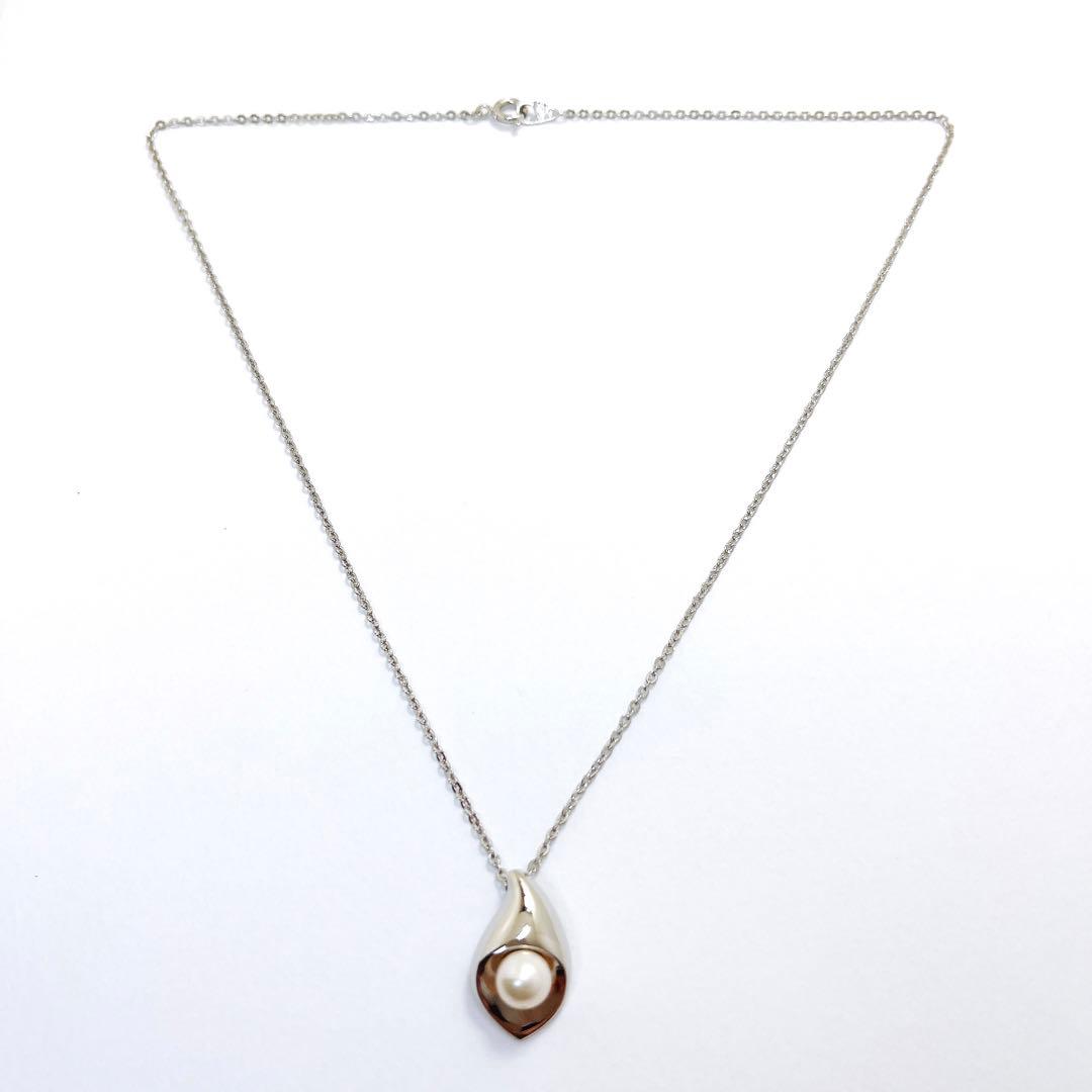 Tasaki Pearl Necklace Drop Droplet featuring 6.3mm pearls on a 40cm silver chain